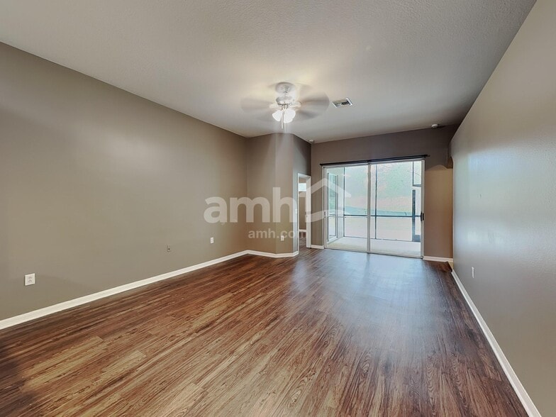 Building Photo - 22611 Roderick Dr