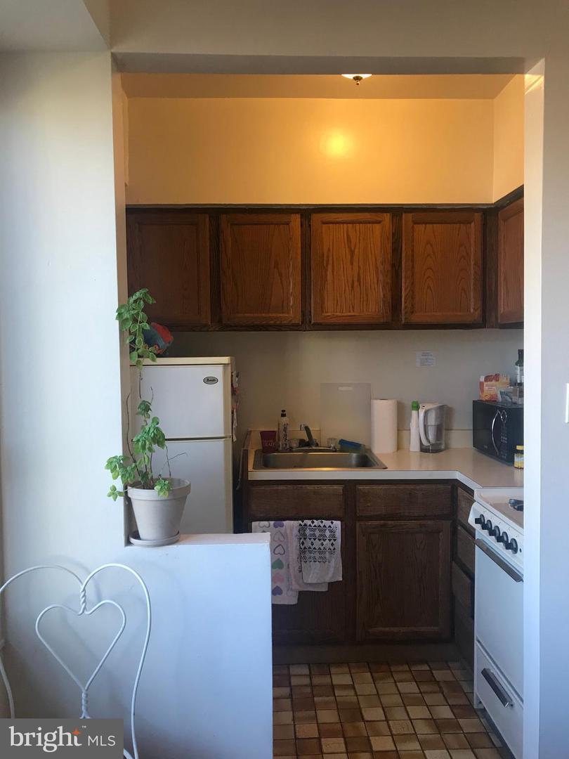 Kitchen - 1727 Massachusetts Ave NW