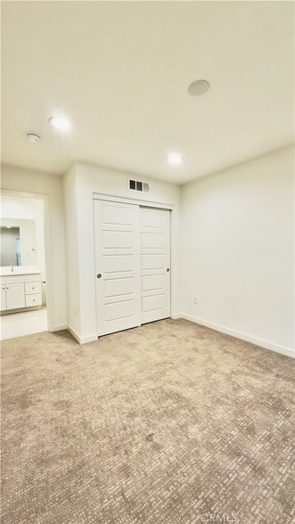 Building Photo - 130 Greenleaf Dr