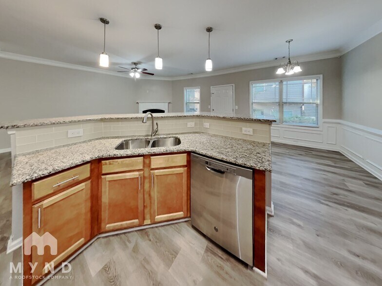 Building Photo - 1620 Chattahoochee Ct