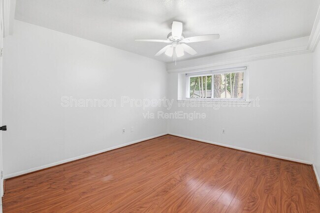 Building Photo - 2115 Oak Shores Dr