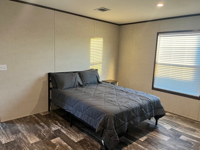 Building Photo - 378 Antley Rd