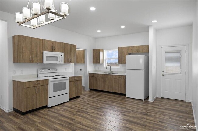 Building Photo - 4 Unity Dr