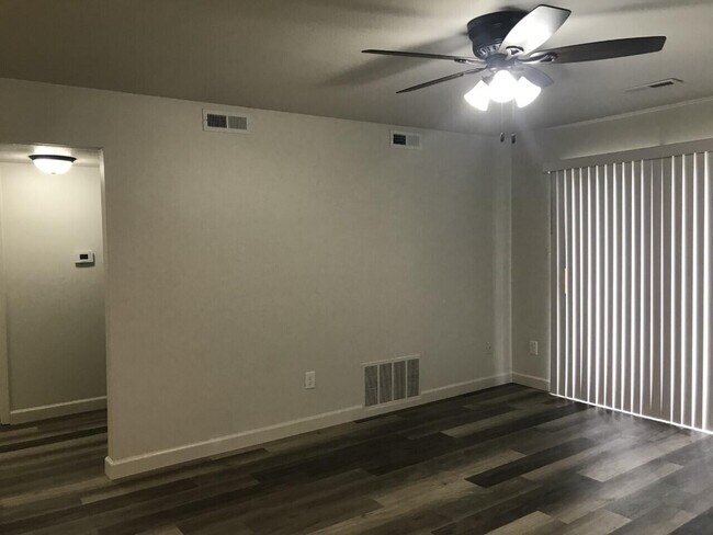 Building Photo - 7 Diego Ct