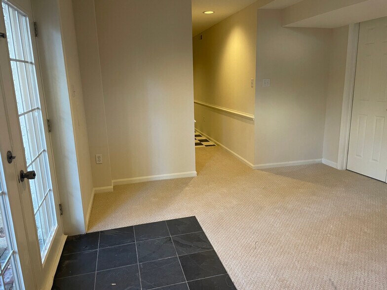 Building Photo - 12720 Knightsbridge Dr