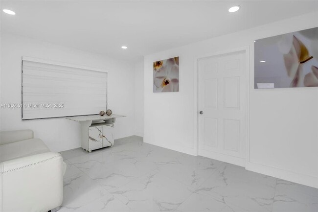 Building Photo - 15569 SW 138th Pl