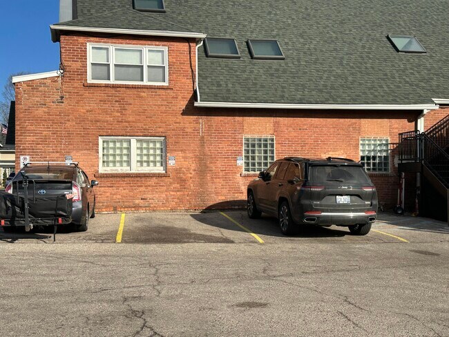 Building Photo - 137 N Center St