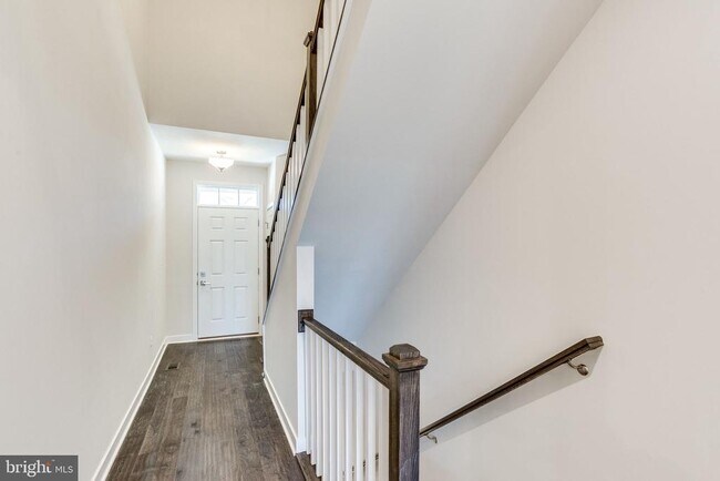 Building Photo - 2183 Hemlock Bay Rd