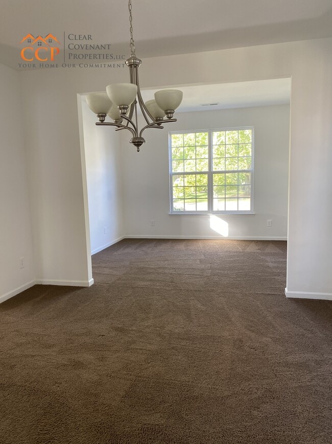Building Photo - 8977 N Red Maple Cir
