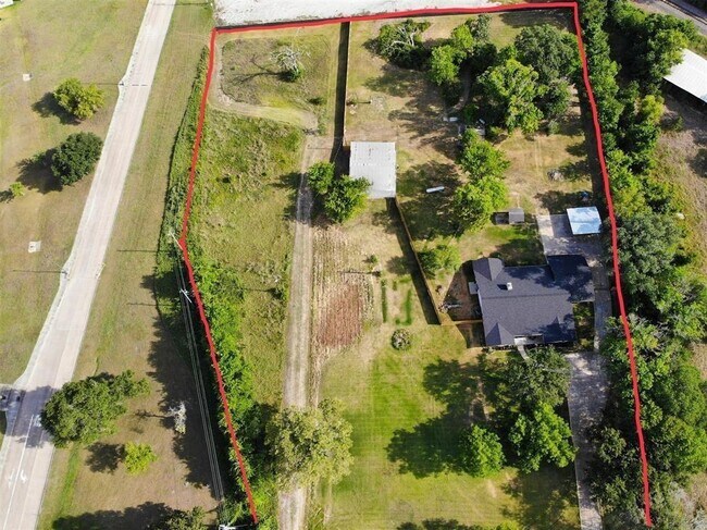 Building Photo - 22985 Hwy 105 W