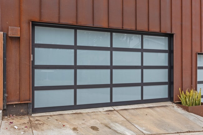 Building Photo - 4640 Del Monte Ave