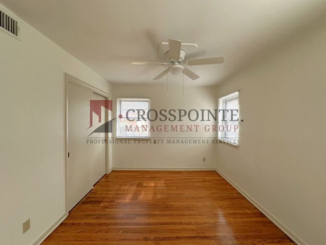 Building Photo - 3 Bedroom 1.5 Bath with Office Space!