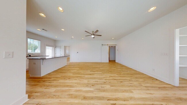 Building Photo - 577 Piper Ave