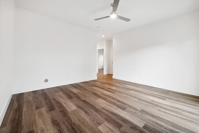 Building Photo - 22 Maiaku St