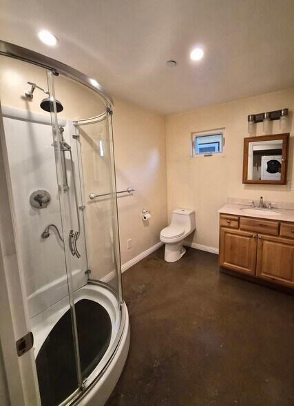 Building Photo - 3 Gonzales St