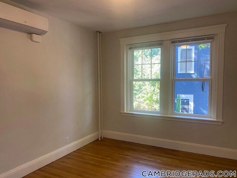 Building Photo - 19A Forest St