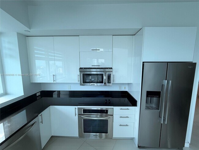 Building Photo - 60 SW 13th St