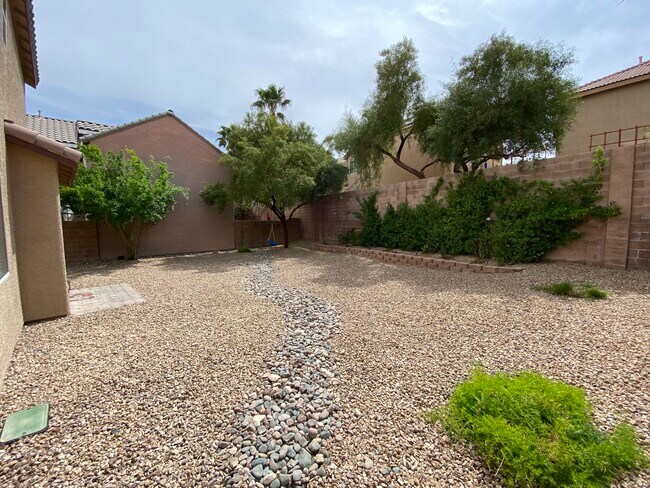 Building Photo - 6005 Linosa Ct