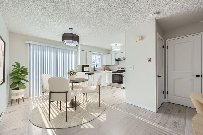 Building Photo - $500 Immediate Move-In Special! Breathtaking Renovation! Oversized 2 Bed 1.5 Bath Townhome! Ready...