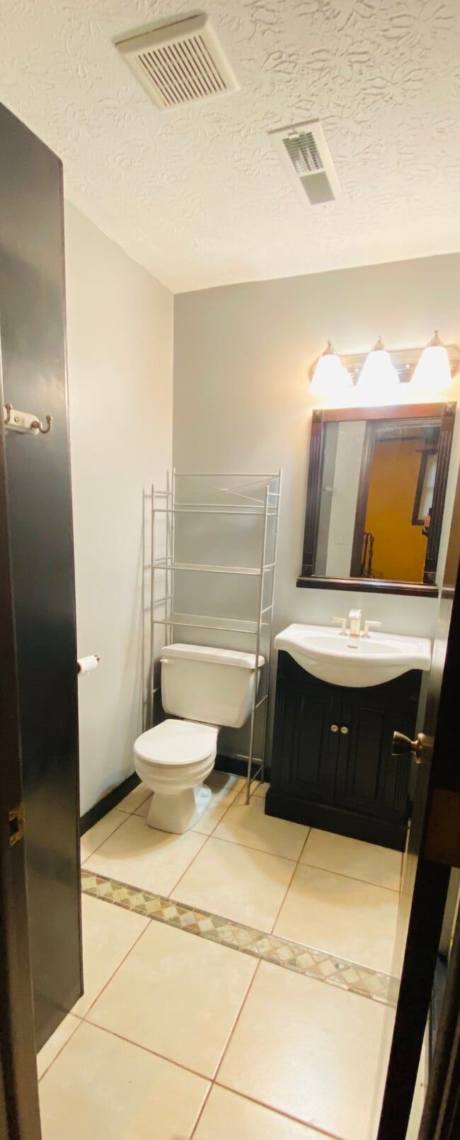 Building Photo - 11266 Billingham Ave NW