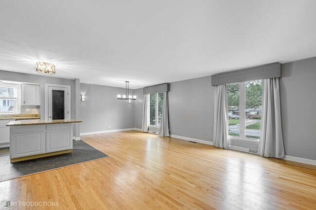 Building Photo - 917 Ironwood Ave