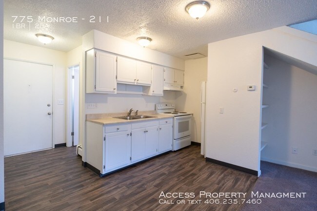 Building Photo - The sounds of Rattlesnake Creek await you!