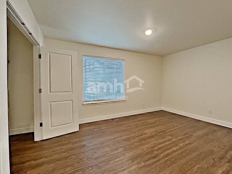 Building Photo - 2107 104th Dr SE