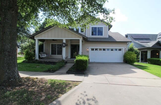 Building Photo - 1401 NE Dysart Woods Ln