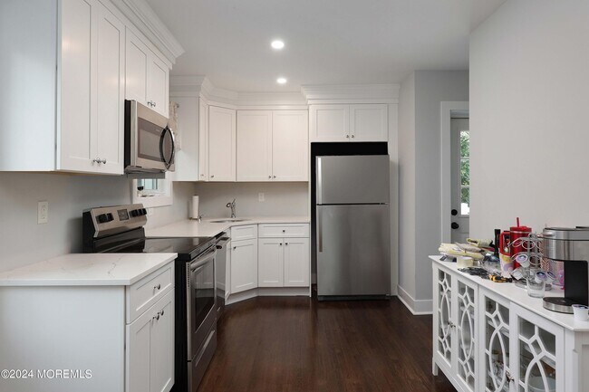 Building Photo - 67 E Highland Ave