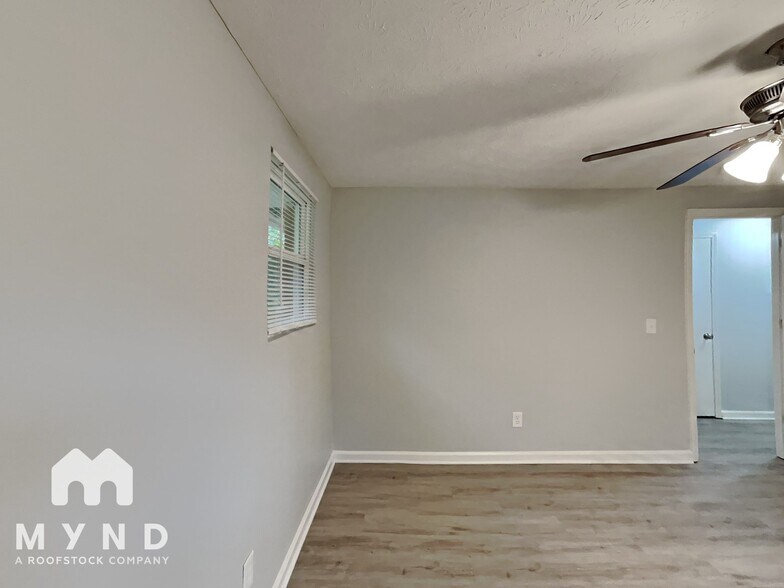 Building Photo - 6150 Lullwater Dr