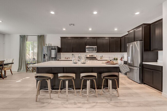 Building Photo - Modern Comfort Meets Stunning Mountain Views