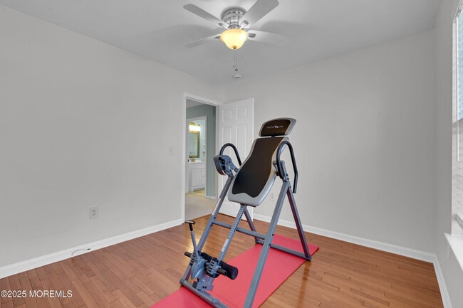 Building Photo - 11 Saratoga Ct