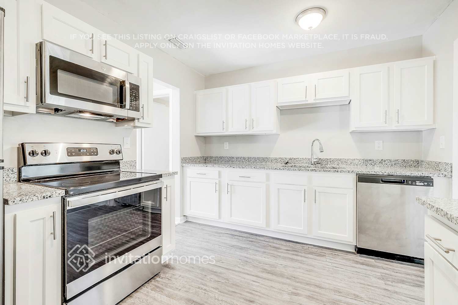 Building Photo - 2459 Mercer Cir S