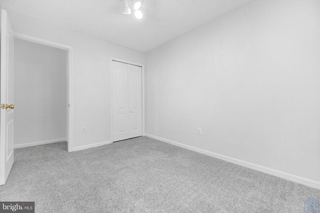 Building Photo - 2406 Lemontree Ln