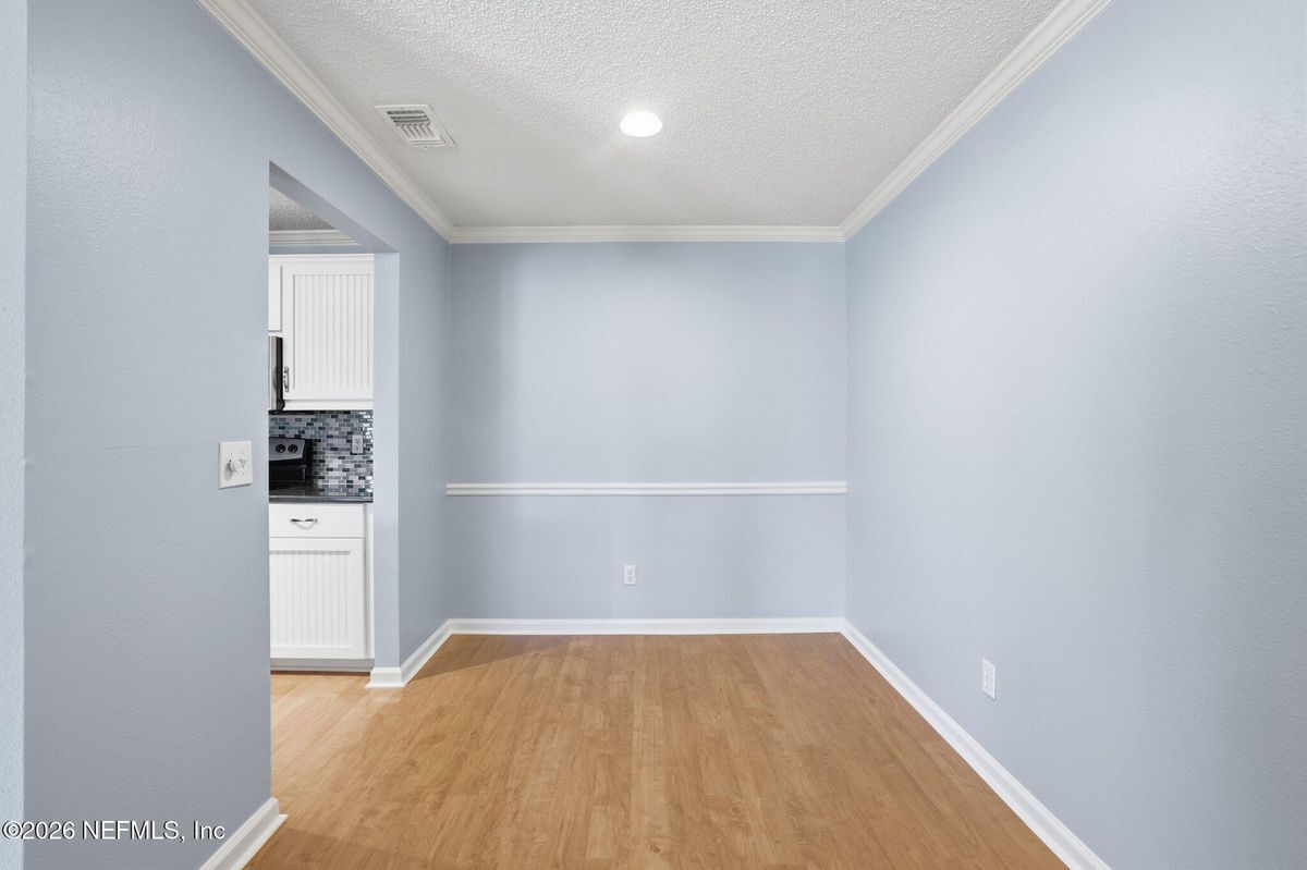 Building Photo - 400 Sandiron Cir