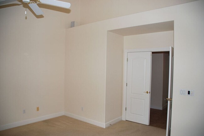 Building Photo - Red Hawk Golf View Home
