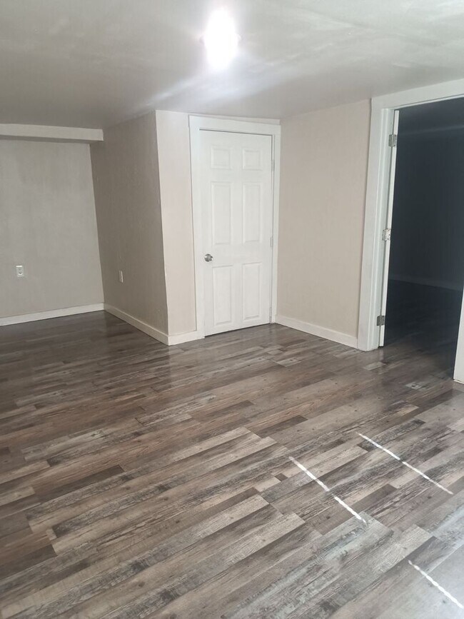 Building Photo - Beautiful  3 bed Bed 1Bath apartment for rent in SE OKC