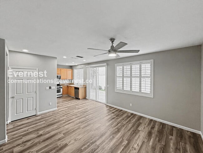 Building Photo - 1090 Azalea Ln