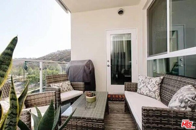 Building Photo - 12655 Bluff Creek Dr