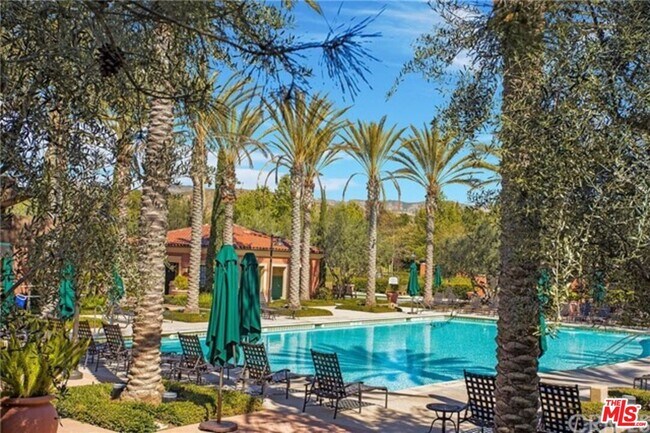 Building Photo - 72 Capricorn