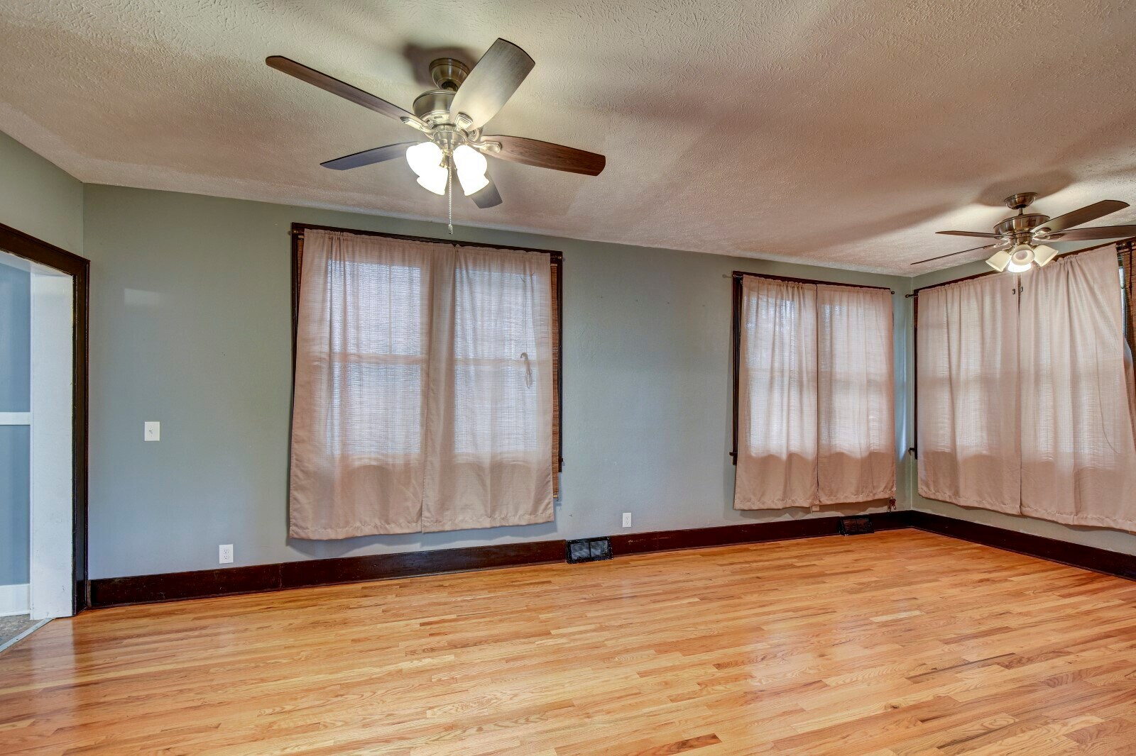 Building Photo - 816 N 43rd St