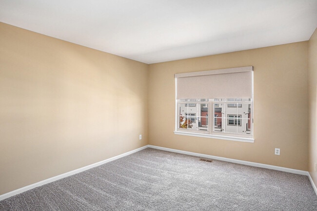 Building Photo - 3253 Newbury Pl