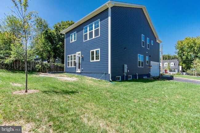 Building Photo - 3100 Greenway Blvd