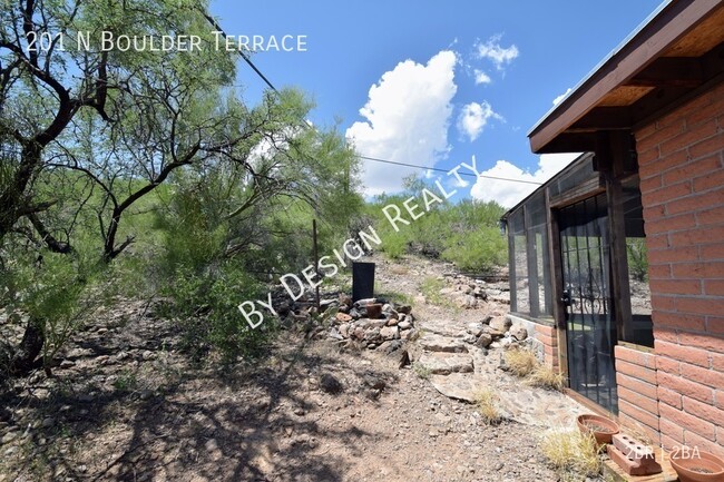 Building Photo - West Tucson Hillside 2 Bed 2 Bath SFR with...