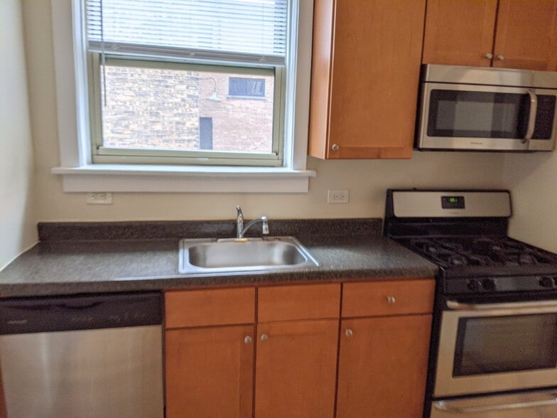Primary Photo - 914 Crain St