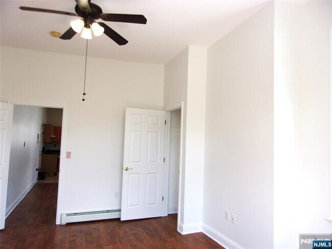 Building Photo - 1 Hawthorne Ave