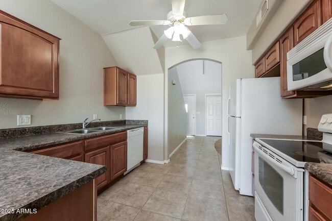 Building Photo - 15237 S Moon Valley Rd