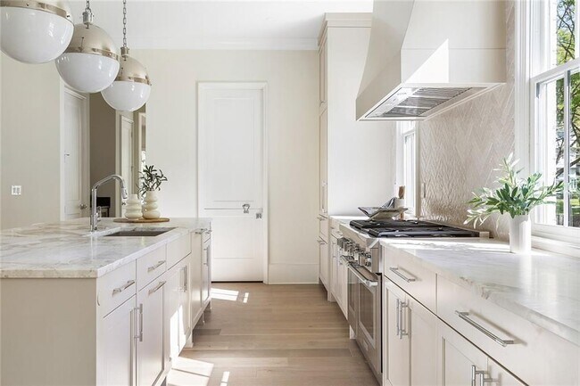 Building Photo - 48 25th St NW