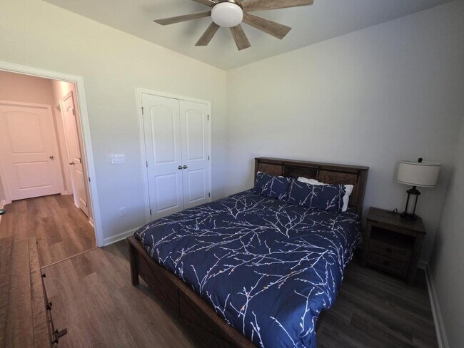 Building Photo - 352 Castlepath Dr SW