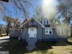 Building Photo - 1453 S Main Rd